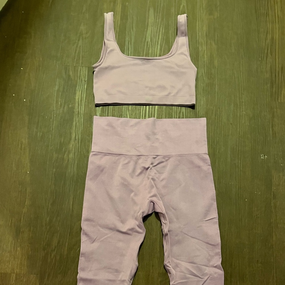 SET ACTIVE Pink Leggings/Sports Bra Set Size Medium
